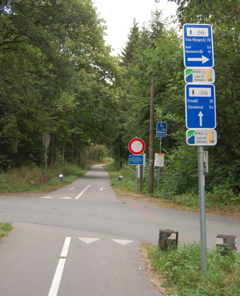 Signposted VennBahn - Ravel - Vélo Routes near LEVEL600 B&B